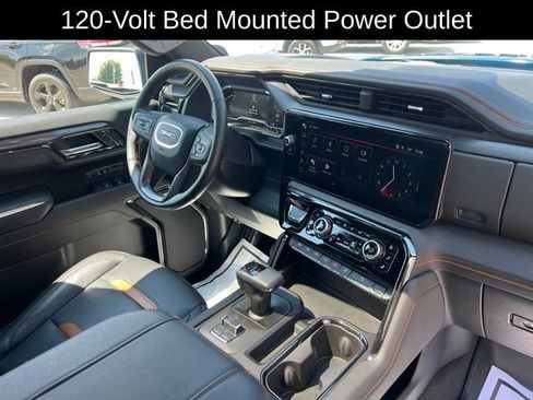 Used 2024 GMC Sierra 1500 AT4 w/ AT4 Premium Package AWD/4WD image 17