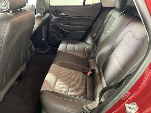 Used 2025 Chevrolet Trax LT w/ LT Convenience Package image 25