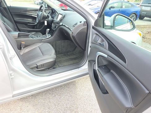 Used 2017 Buick Regal Sport Touring image 8