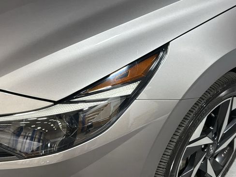 Used 2023 Hyundai Elantra SEL w/ Convenience Package FWD image 7
