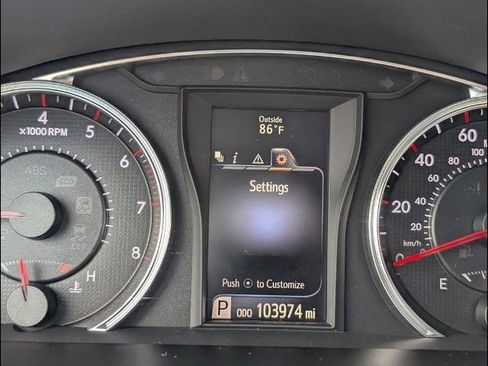 Used 2017 Toyota Camry SE FWD image 10