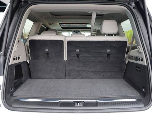 Used 2023 Jeep Grand Wagoneer 4WD image 18