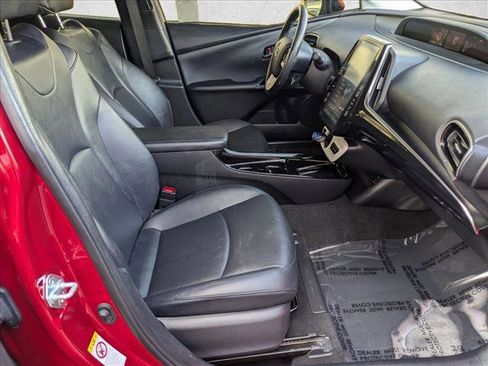 Used 2018 Toyota Prius Prime Premium image 20