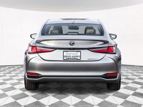 Used 2020 Lexus ES 300h w/ Luxury Package image 12