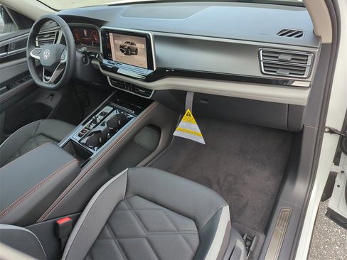 New 2026 Volkswagen Atlas Peak Edition image 25