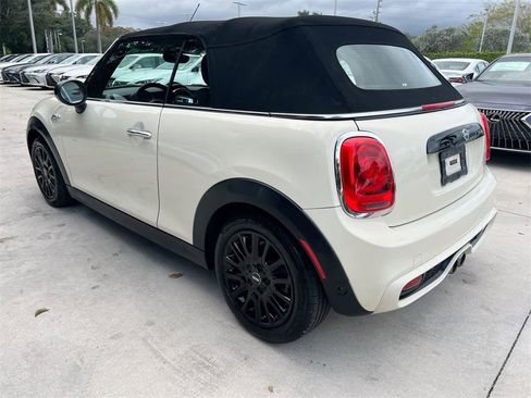 Used 2019 MINI Cooper S w/ Signature Upholstery Package image 5