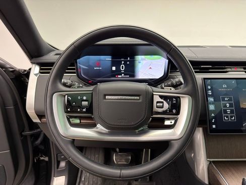 Certified 2024 Land Rover Range Rover SE image 10