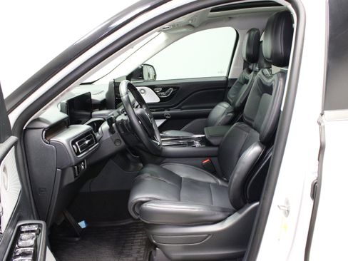 Used 2025 Lincoln Aviator Reserve w/ Equipment Group 201A AWD/4WD image 19
