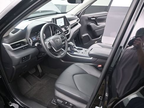 Used 2026 Toyota Highlander XLE AWD/4WD image 6