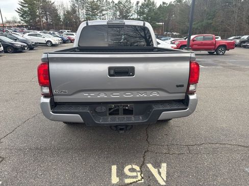Used 2019 Toyota Tacoma SR image 7