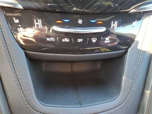 Used 2023 Cadillac XT6 Premium Luxury image 23