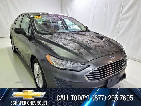 Used 2019 Ford Fusion SE image 10