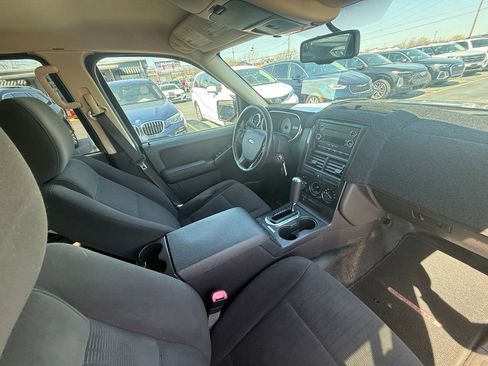 Used 2010 Ford Explorer Sport Trac XLT image 25