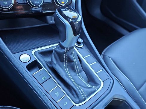 Used 2024 Volkswagen Jetta SE image 15