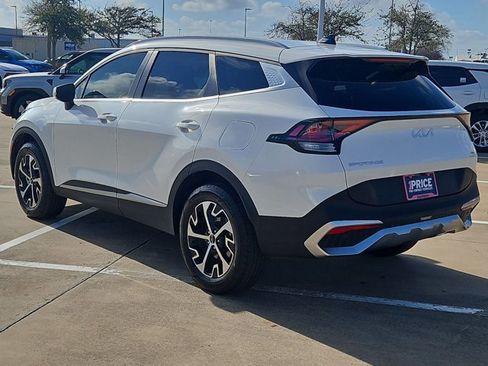 Used 2025 Kia Sportage EX image 8