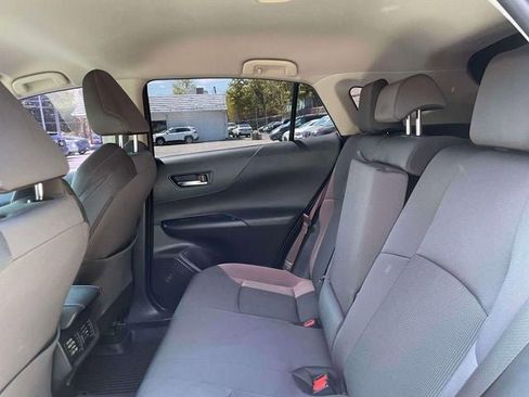 Used 2023 Toyota Venza LE AWD/4WD image 12