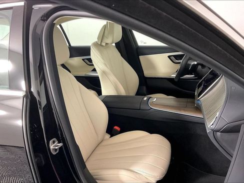 Certified 2025 Mercedes-Benz E 350 4MATIC Sedan image 7