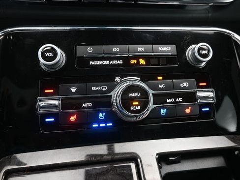 Used 2018 Lincoln Navigator Reserve w/ Technology Package image 9