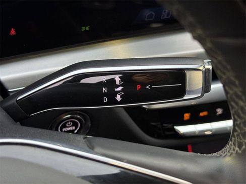 Used 2023 Cadillac Lyriq 2WD image 14