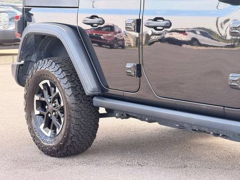 Used 2025 Jeep Wrangler Unlimited Rubicon AWD/4WD image 6