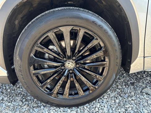 Used 2025 Toyota Highlander XSE AWD/4WD image 34