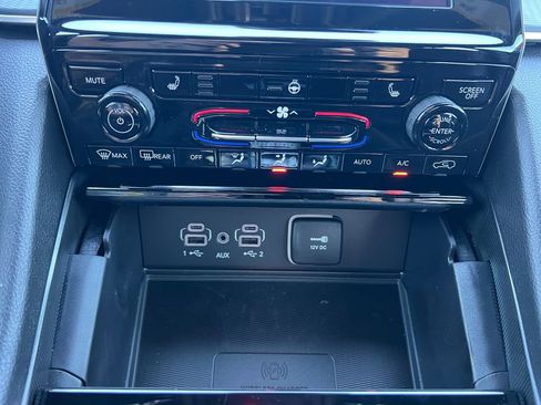 New 2025 Jeep Grand Cherokee L Altitude image 4