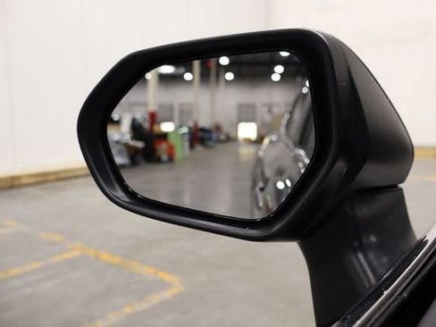 Used 2025 Toyota Camry XLE image 37