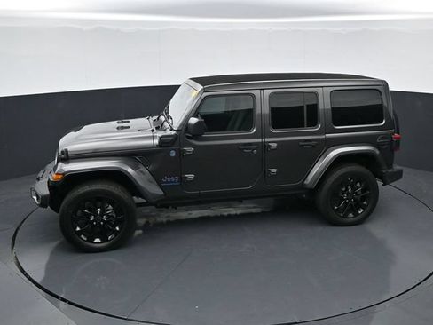 Used 2025 Jeep Wrangler Unlimited Sahara w/ Safety Group AWD/4WD image 32