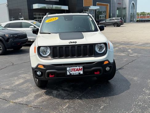 Used 2023 Jeep Renegade Trailhawk AWD/4WD image 2