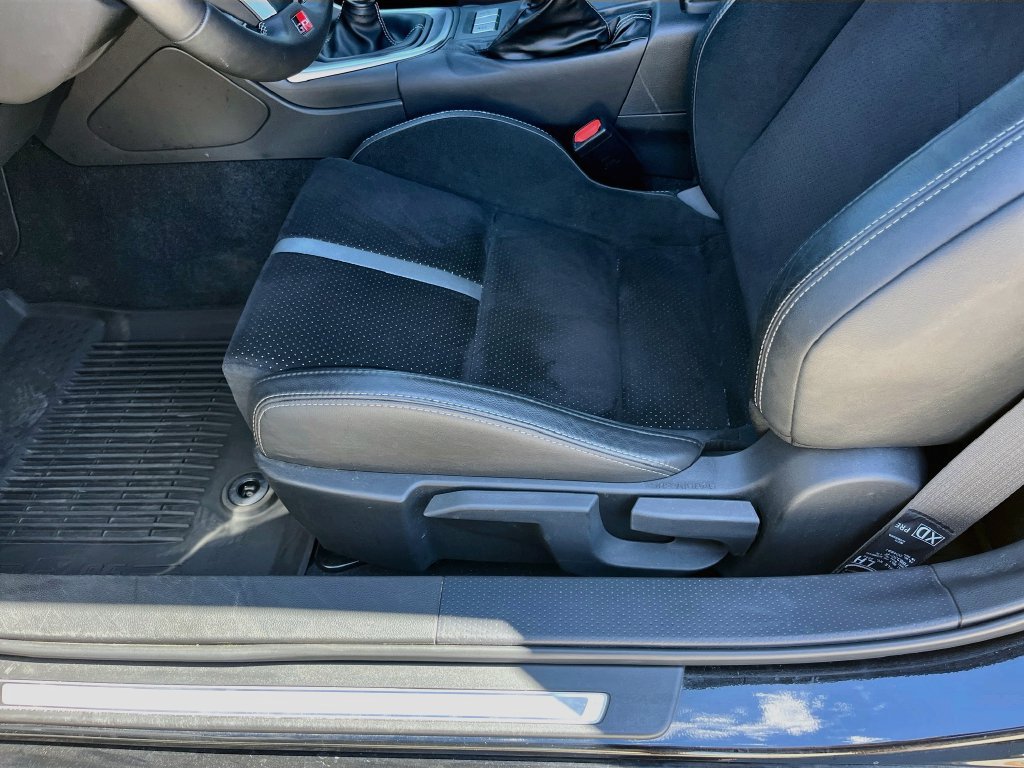 Used 2025 Toyota GR86 Premium w/ Performance Package RWD image 18