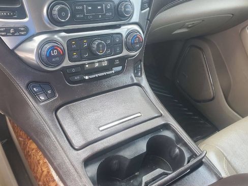 Used 2016 Chevrolet Suburban LTZ image 17