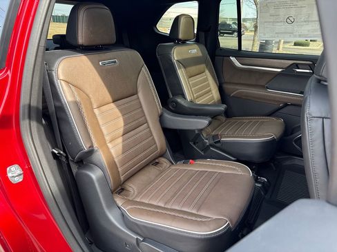 New 2026 GMC Acadia Denali Ultimate w/ LPO, Floor Liner Package AWD/4WD image 52