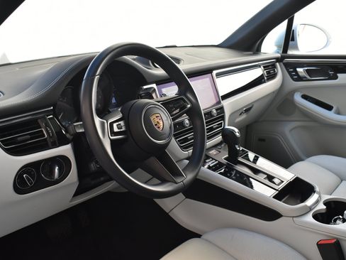 Used 2023 Porsche Macan S AWD/4WD image 14