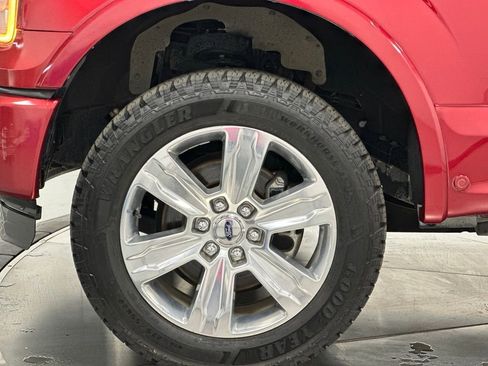 Used 2016 Ford F150 Platinum w/ Equipment Group 701A Luxury image 28