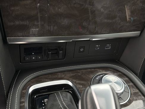 Used 2023 Nissan Armada Platinum w/ Captain's Chairs Package AWD/4WD image 34
