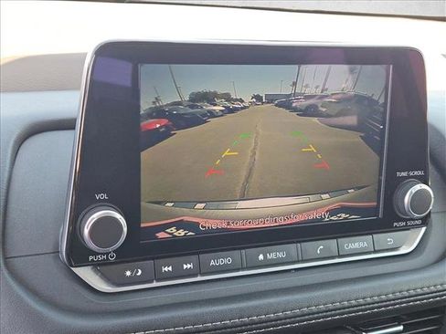 Used 2023 Nissan Rogue SV AWD/4WD image 19