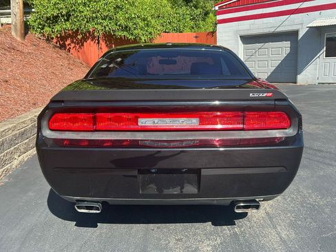 Used 2009 Dodge Challenger SRT8 w/ SRT Option Group II RWD image 4