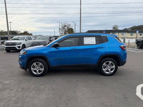 Used 2023 Jeep Compass Latitude image 3