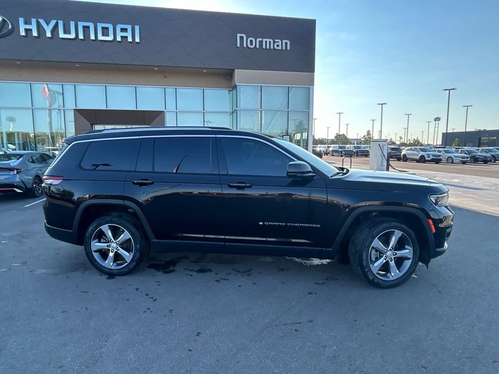 Used 2022 Jeep Grand Cherokee L Limited RWD image 11