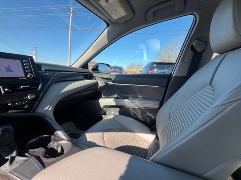 Used 2021 Toyota Camry SE FWD image 17
