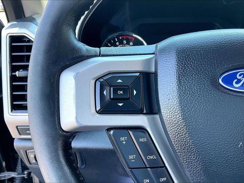 Used 2018 Ford F150 Lariat w/ Equipment Group 502A Luxury AWD/4WD image 20