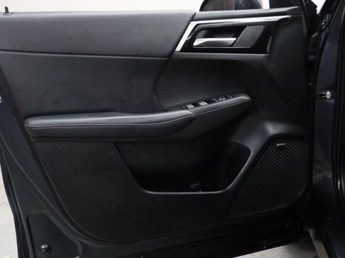 Used 2025 Mitsubishi Outlander SE FWD image 18