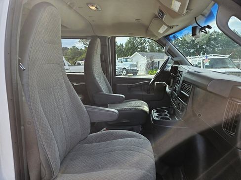 Used 2020 Chevrolet Express 3500 LS image 27