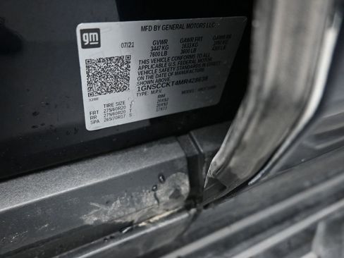Used 2021 Chevrolet Suburban LT w/ Rear Media and Nav Package RWD image 19