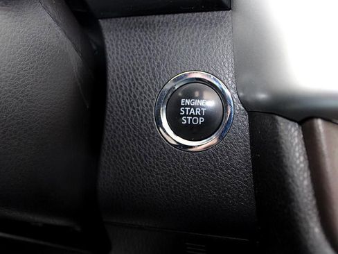 Used 2018 Toyota Highlander XLE image 35