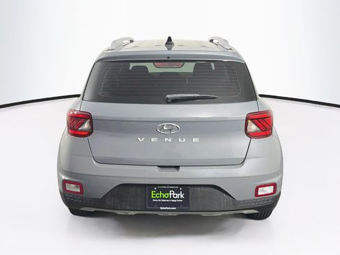 Used 2020 Hyundai Venue SEL FWD image 7