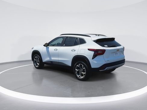 New 2026 Chevrolet Trax LT w/ Driver Confidence Package FWD image 6