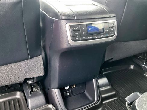 Used 2014 Toyota Highlander Limited Platinum AWD/4WD image 35