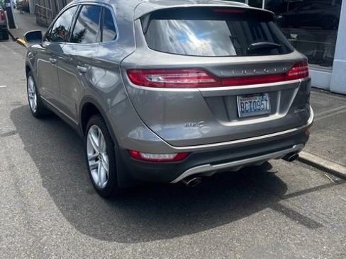 Used 2017 Lincoln MKC Reserve w/ Lincoln MKC Climate Package AWD/4WD image 3