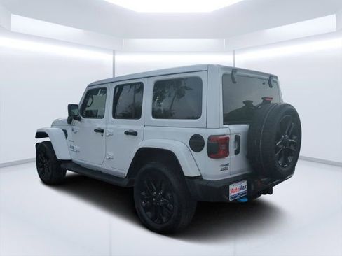 Used 2022 Jeep Wrangler Unlimited Sahara w/ Safety Group image 5